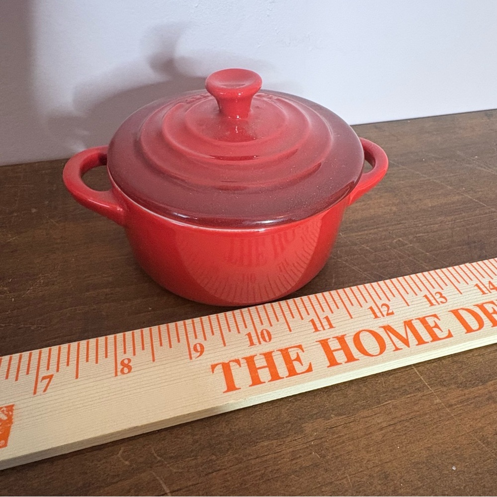💙Le Creuset Cherry Red Mini Cocotte - Picture 3 of 5